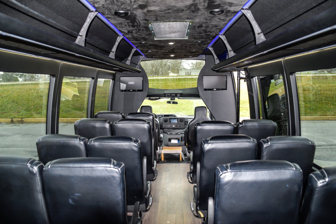 Shuttle Bus for Sale in Stewartville, MN - Photo 10