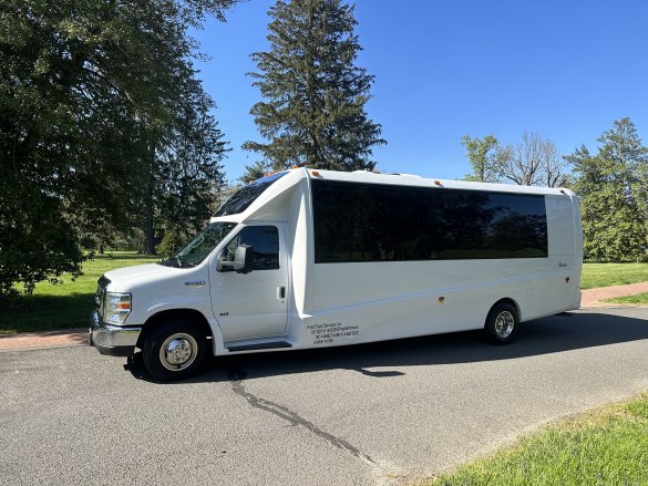 2018 Ford E-450 Shuttle Shuttle Bus for Sale in Morganville, NJ - Photo 2