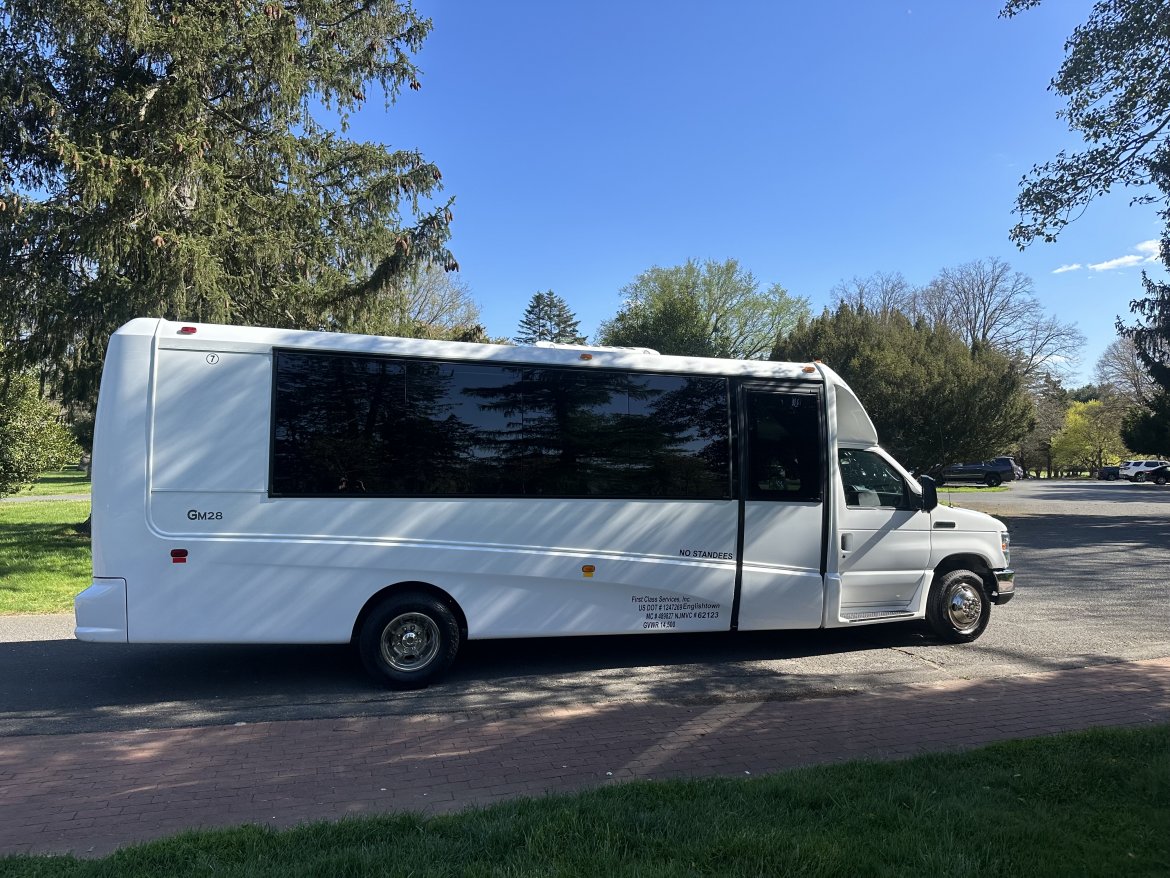 Shuttle Bus for Sale in Morganville, NJ - Photo 10
