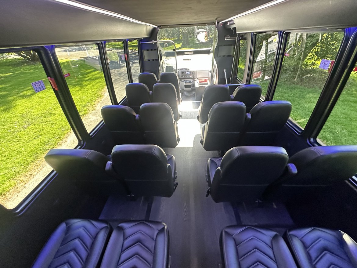 Shuttle Bus for Sale in Morganville, NJ - Photo 15