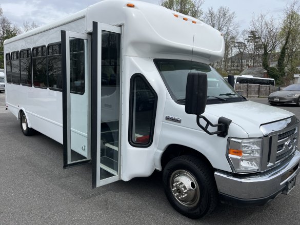 2018 Ford E450 Executive Shuttle for Sale in Pasadena, MD - Main Photo