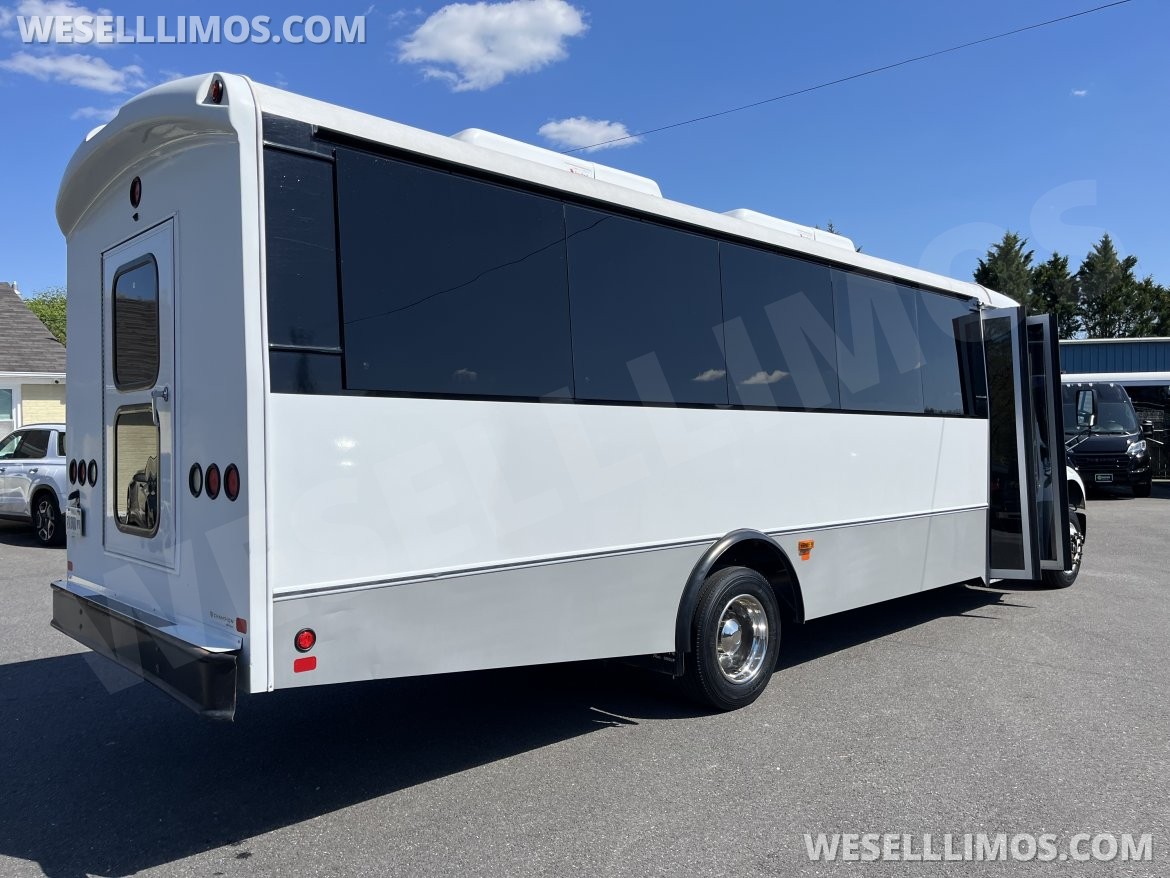 Limo Bus for Sale in Pasadena, MD - Photo 5
