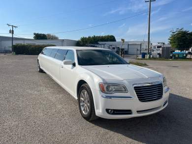 2013 Chrysler 300 Limousine for Sale in Fort Myers, Florida, US - Photo 4