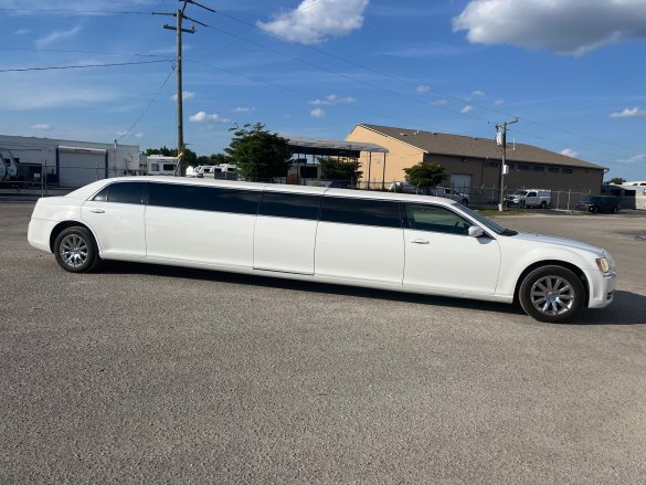 2013 Chrysler 300 Limousine for Sale in Fort Myers, FL - Photo 2