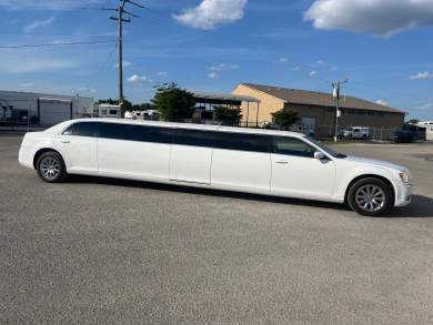 2013 Chrysler 300 Limousine for Sale in Fort Myers, FL - Photo 2