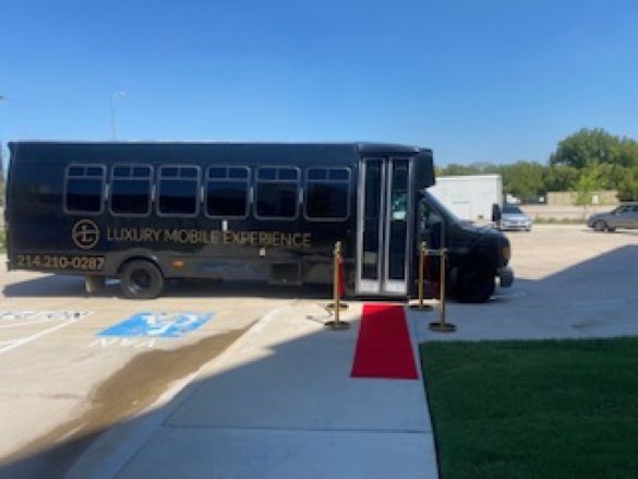 2001 Ford E450 Limo Bus for Sale in Dallas, TX - Photo 2