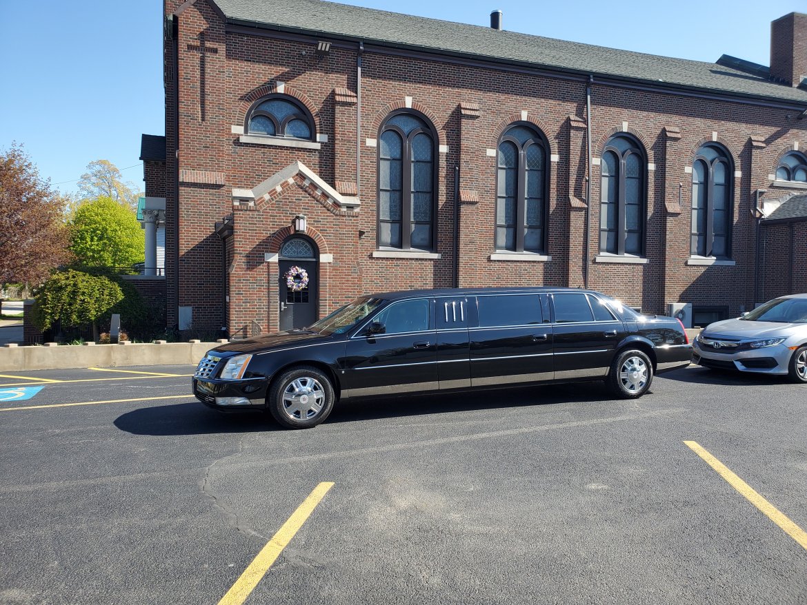Limousine for sale: 2008 Cadillac DTS by S&amp;S Coach