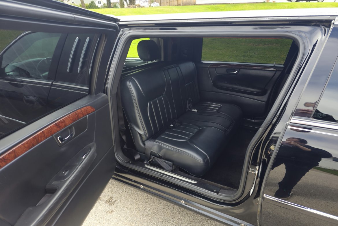 Limousine for Sale in Erie, PA - Photo 3