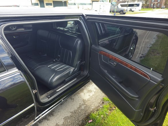 2008 Cadillac DTS Limousine for Sale in Erie, PA - Photo 2