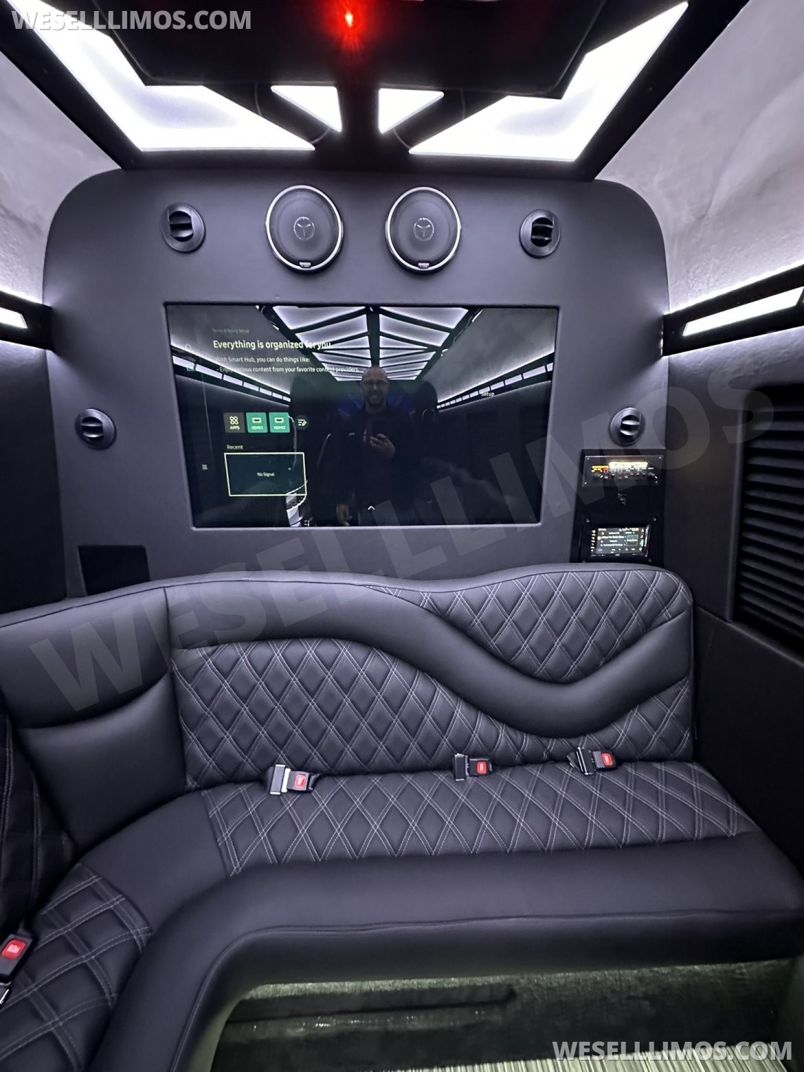 2024 14 passenger Limousine Style Mercedes-Benz  Sprinter - Photo 4