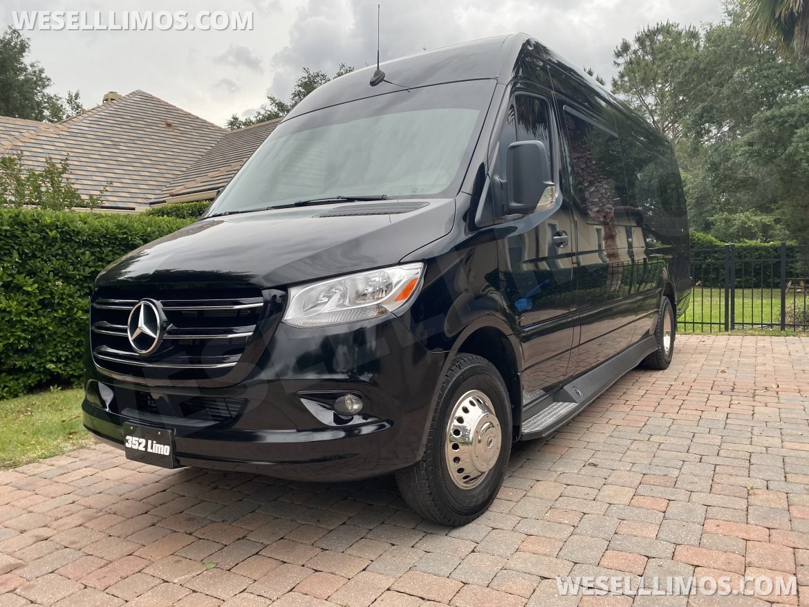 Limo Bus for Sale in Orlando, FL - Photo 10