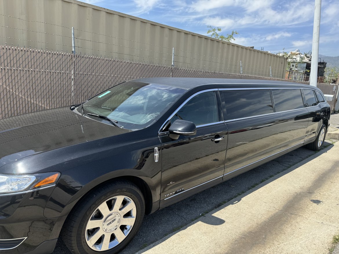 Limousine for Sale in Laguna Niguel, CA - Photo 2