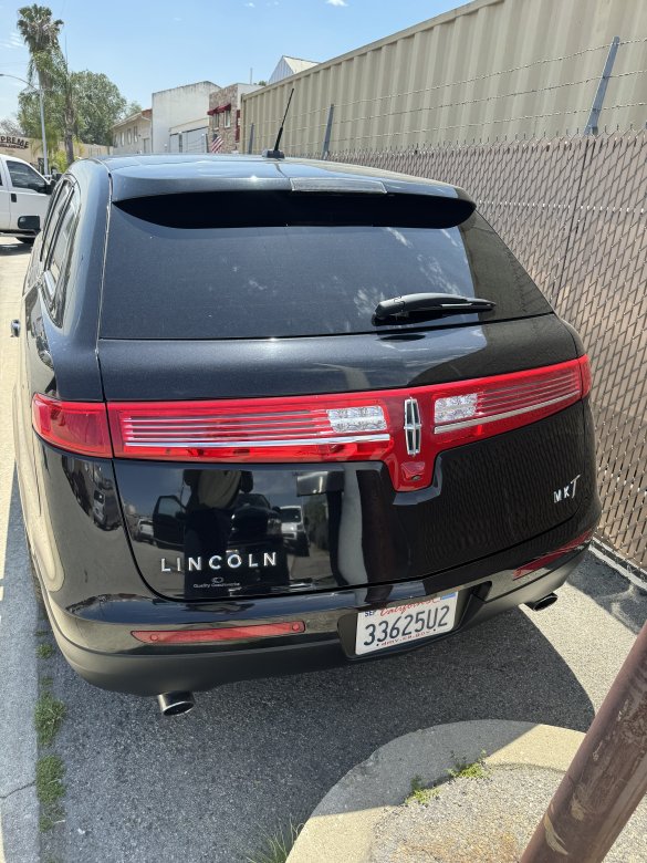2019 Lincoln MKT Limousine for Sale in Laguna Niguel, CA - Photo 3