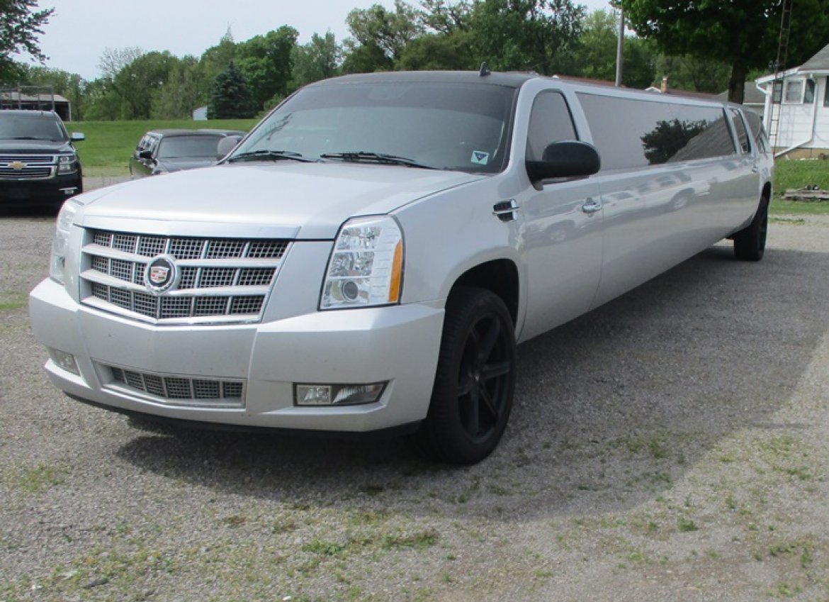 SUV Stretch for sale: 2011 Chevrolet Suburbalade by Ohio Limo.com