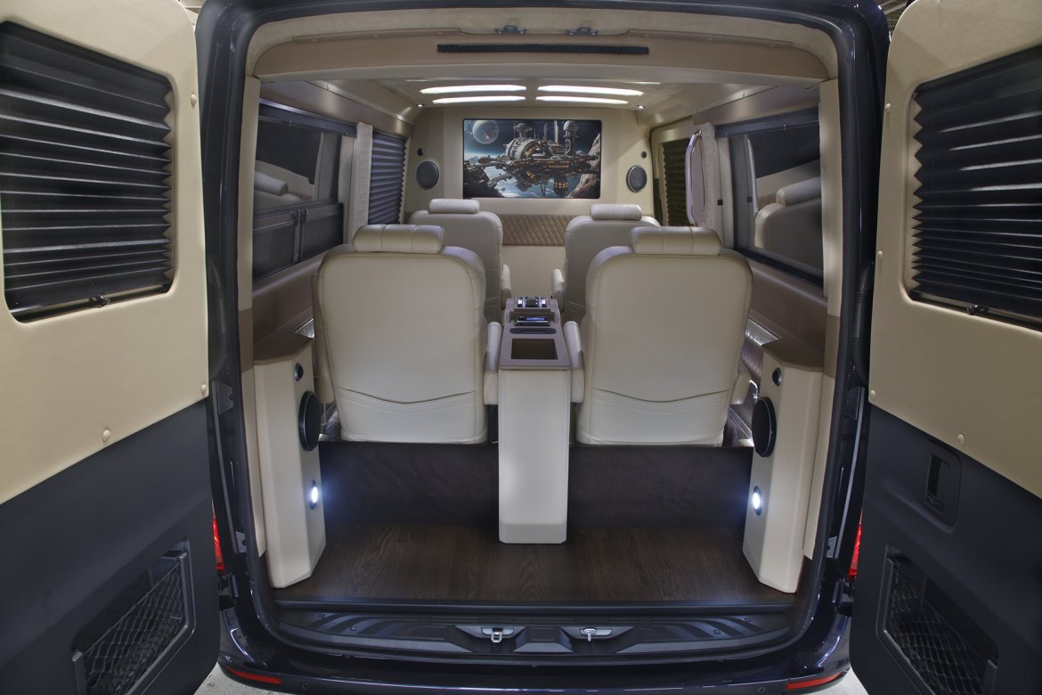 Executive Shuttle for Sale in Haverhill, MA - Photo 7
