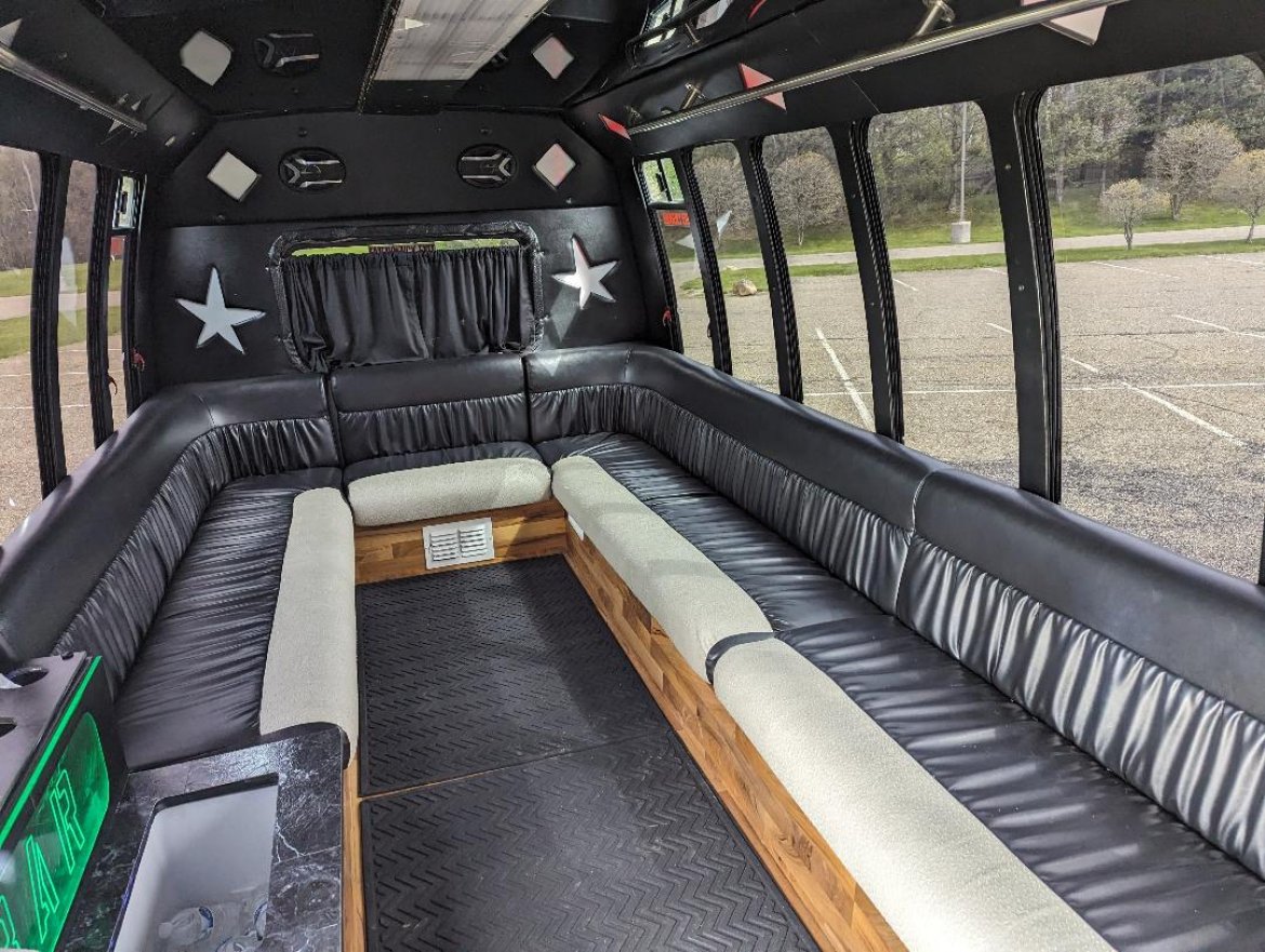 Limo Bus for sale: 2002 Ford E350 by THOMAS