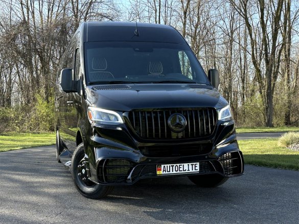 Phantom Trim 2024 Touring Coach Auto Elite Mercedes-Benz Sprinter