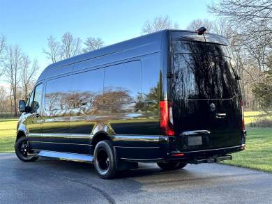 Phantom Trim 2024 Touring Coach Auto Elite Mercedes-Benz Sprinter