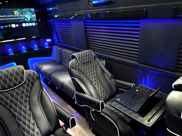 Phantom Trim 2024 Touring Coach Auto Elite Mercedes-Benz Sprinter