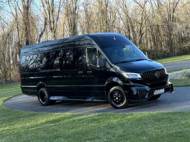 Phantom Trim 2024 Touring Coach Auto Elite Mercedes-Benz Sprinter