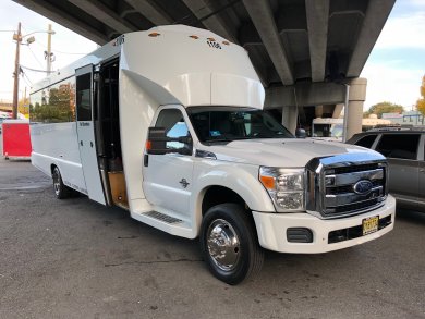 2011 Ford F-550 Limousine Bus Limo Bus for Sale in Hillside, New Jersey, US - Photo 4