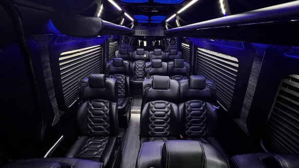 2017 Mercedes-Benz Sprinter 3500 170 Ext Sprinter for Sale in Anahiem, CA - Photo 2