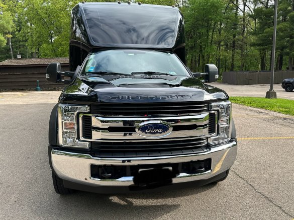 2018 Ford F550 Grech Gm33 Executive Shuttle for Sale in Machesney Park, IL - Photo 2