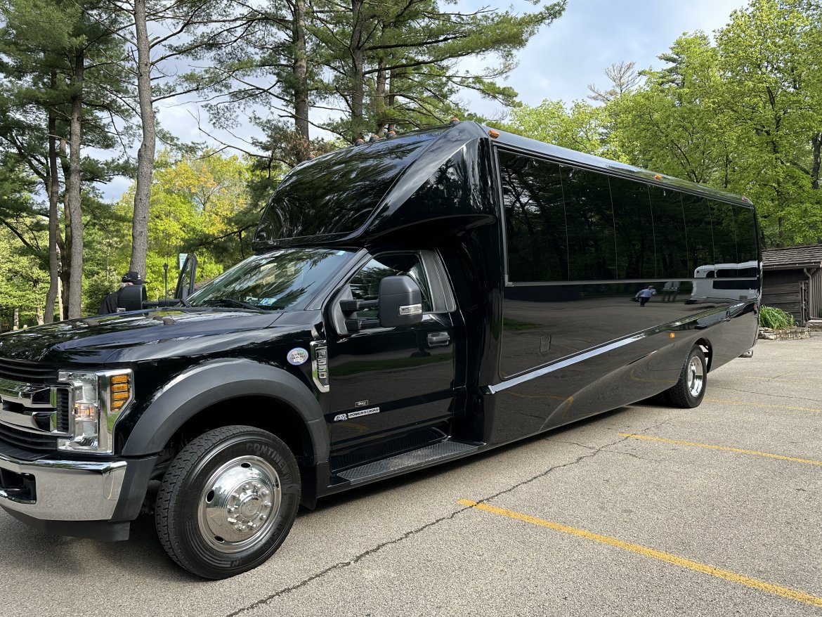 Executive Shuttle for sale: 2018 Ford F550 Grech Gm33 by Grech Motors