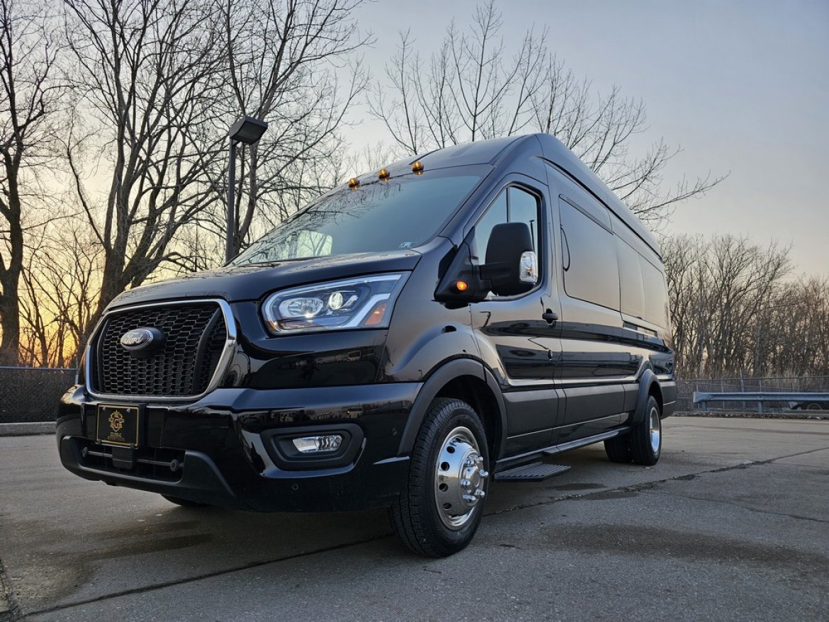 2023 Brand New Global Motor Coach Ford Transit Limousine Sprinter - Photo 2