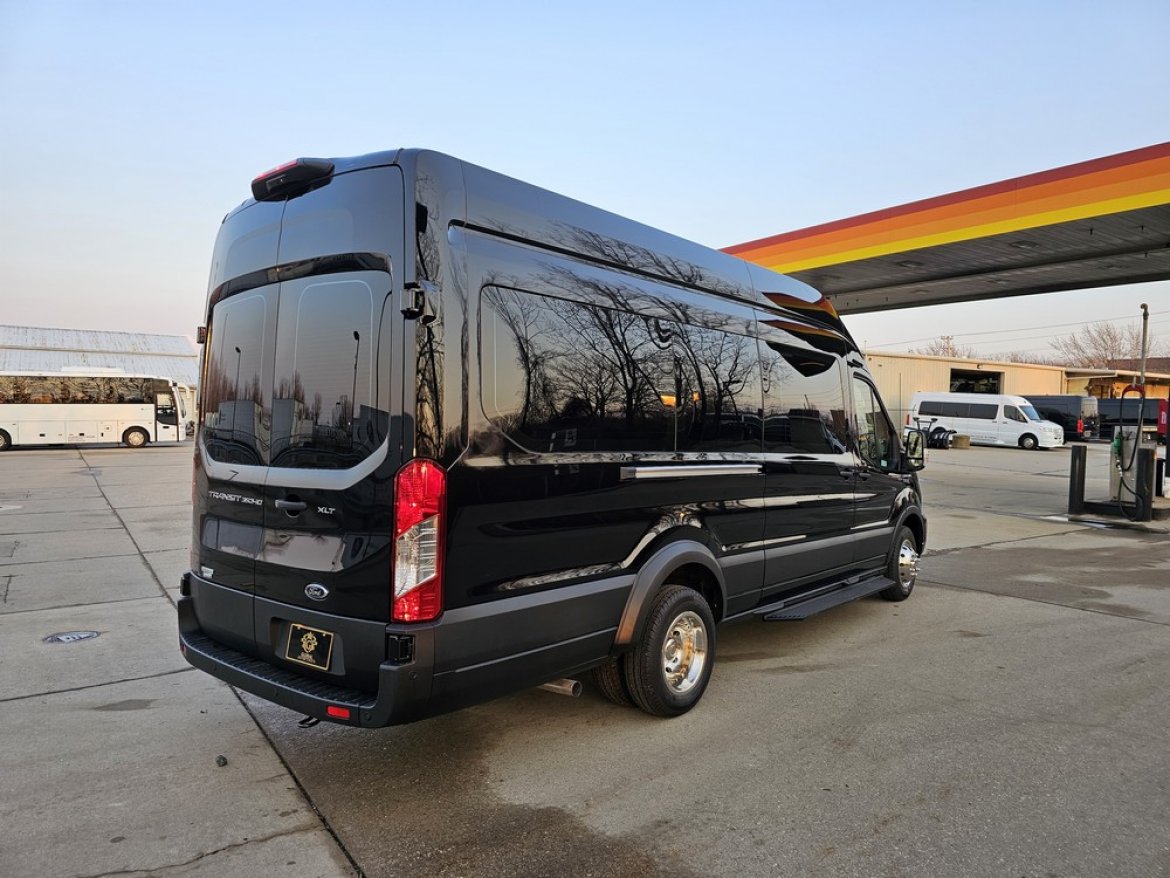 2023 Brand New Global Motor Coach Ford Transit Limousine Sprinter - Photo 3
