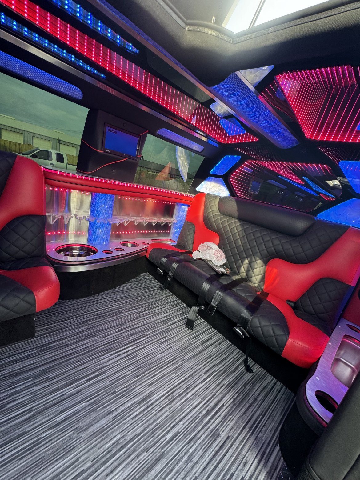 SUV Stretch for Sale in Brooklyn, NJ - Photo 8