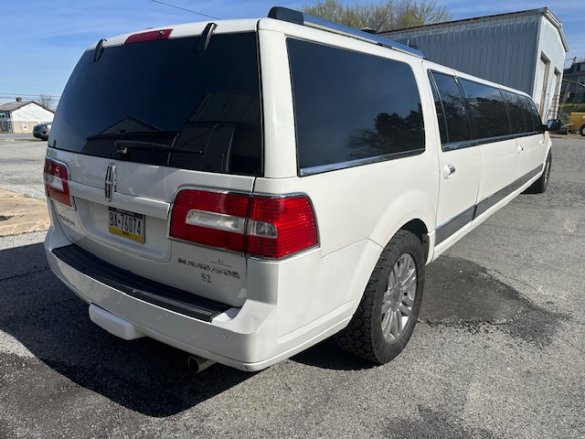 2012 Lincoln Navigator SUV Stretch for Sale in Leesport, PA - Photo 2