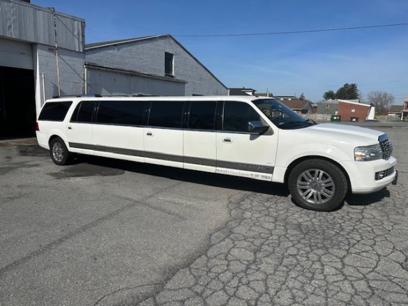 2012 Lincoln Navigator SUV Stretch for Sale in Leesport, PA - Photo 3