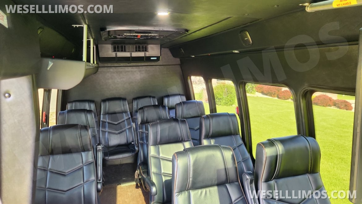 Limo Bus for Sale in Victoria, IL - Photo 7