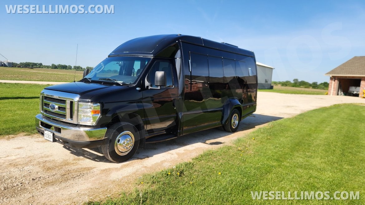 Limo Bus for Sale in Victoria, IL - Photo 10