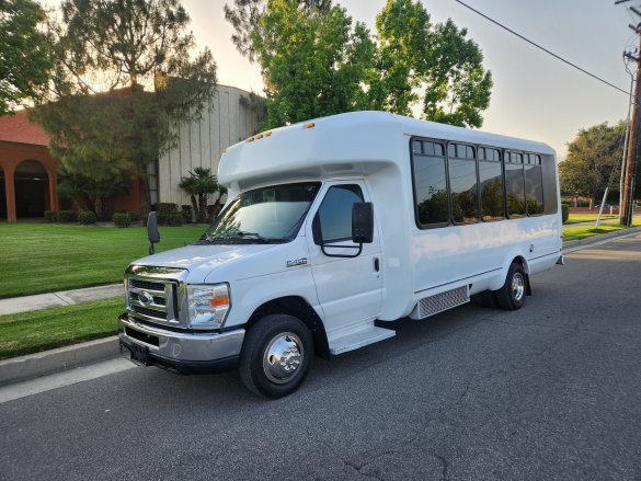 2012 Ford E450 Limo Bus