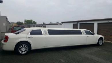 2008 Chrysler 300 Limousine for Sale in Richmond, Virginia, US - Photo 4