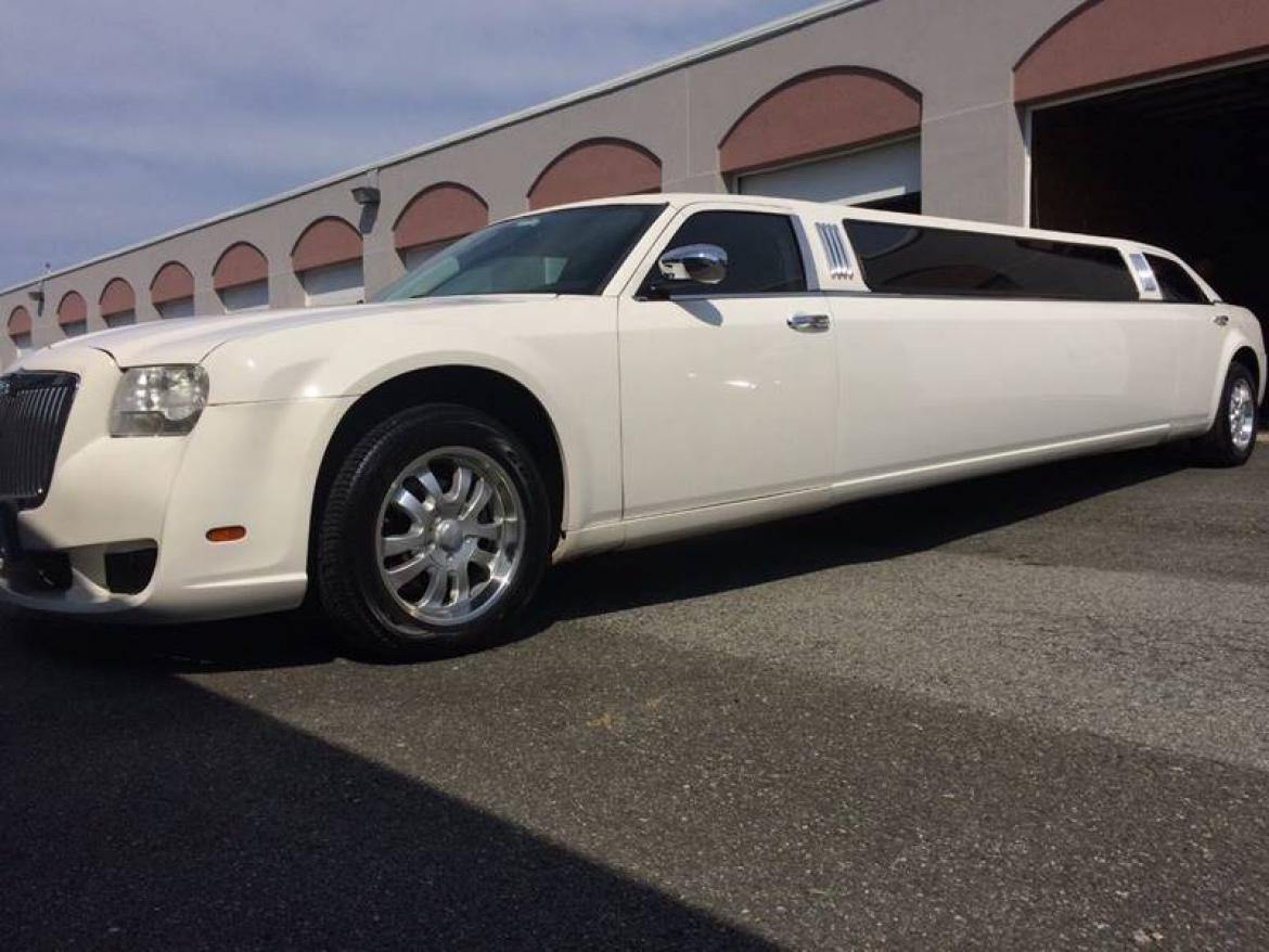 Limousine for sale: 2008 Chrysler 300 140&quot; by Imperial