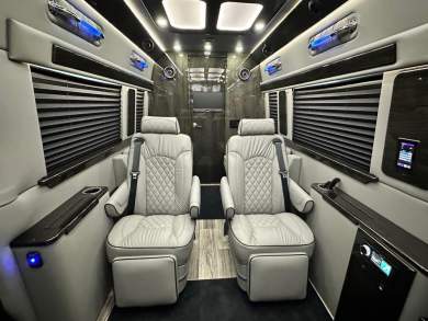 2022 Mercedes-Benz 3500 Luxe Cruiser Sprinter for Sale in Carson, California, US - Photo 4