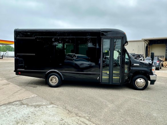 2023 Executive Shuttle 14 Passenger E450 Only 7K miles