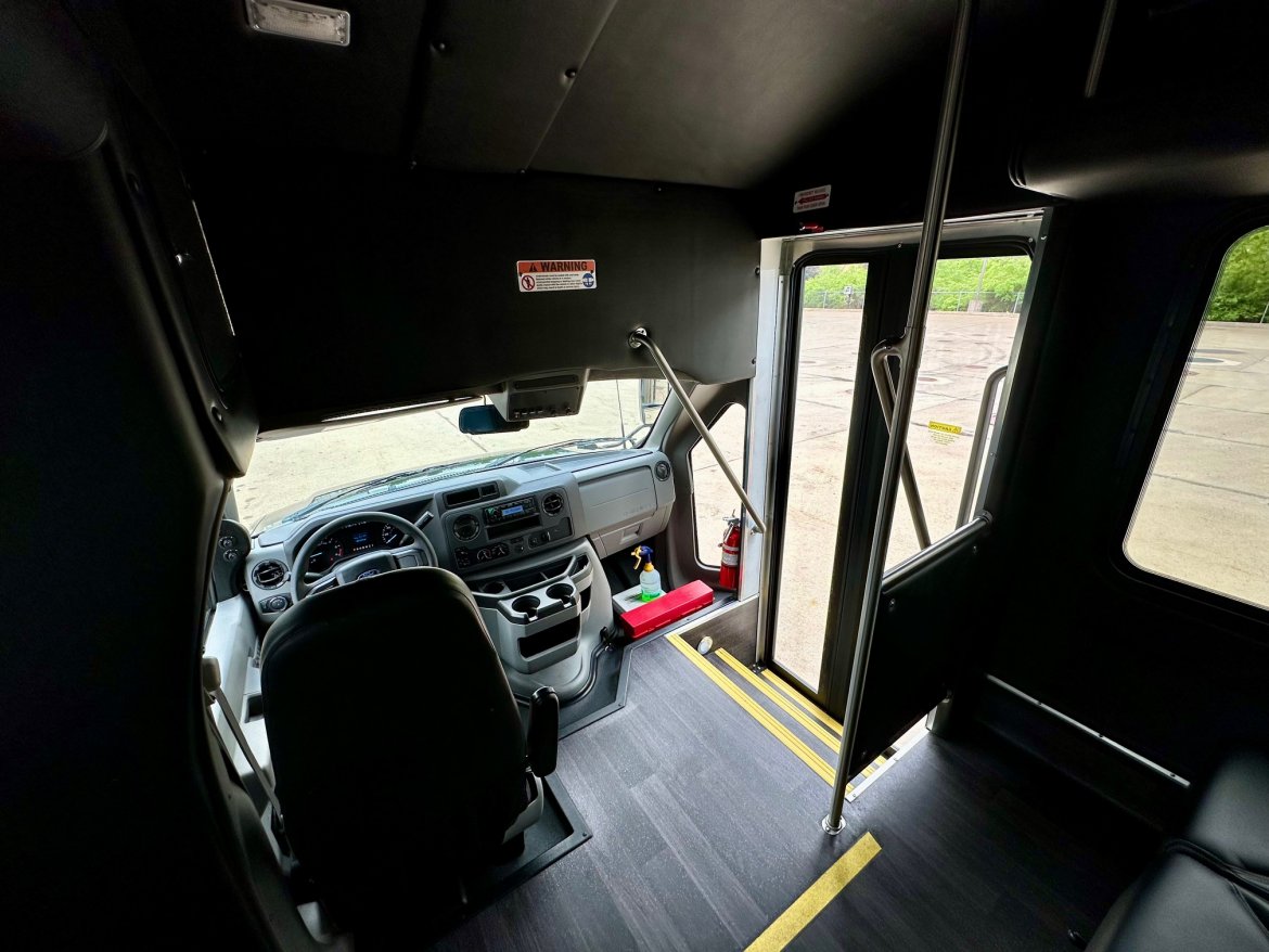 Shuttle Bus for Sale in Erie, PA - Photo 10