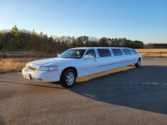 2007 Lincoln Town Car Limousine for Sale in Colonial Heights, VA - Main Photo