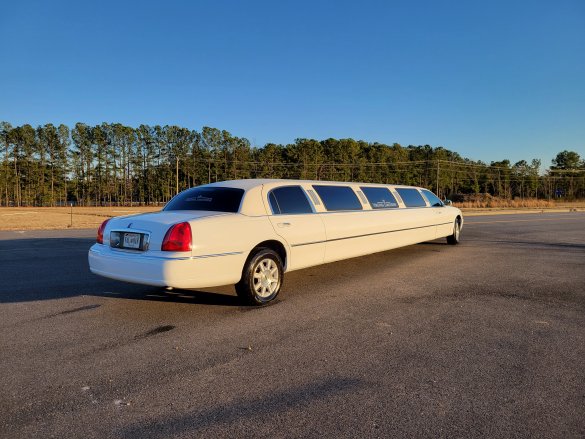 2007 Lincoln Town Car Limousine for Sale in Colonial Heights, VA - Photo 3
