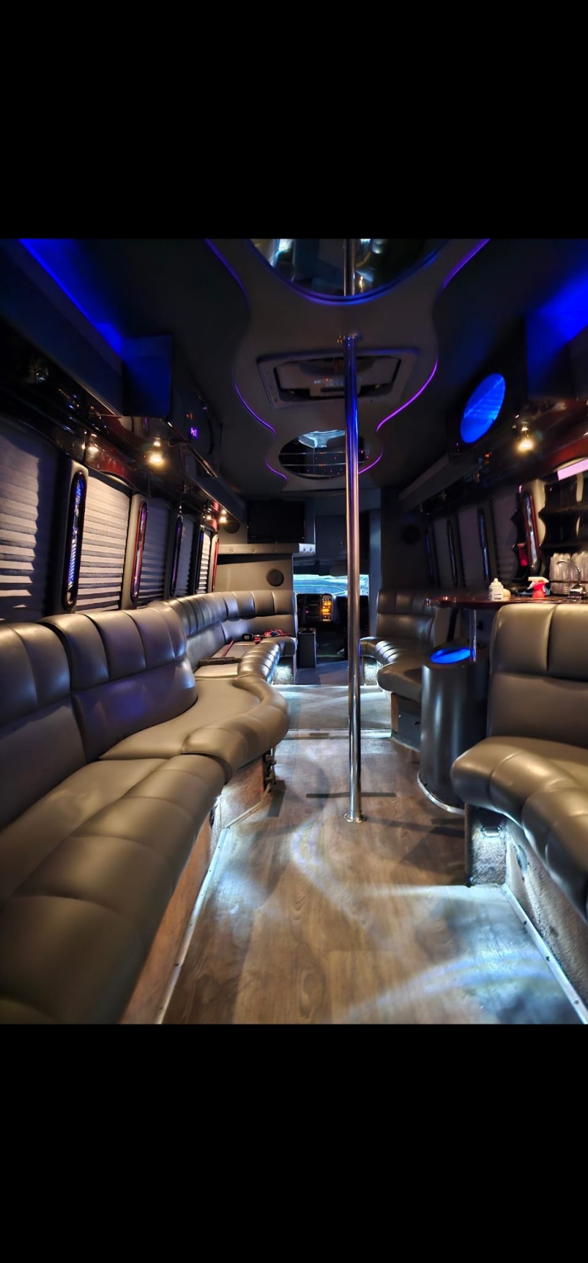 Limo Bus for sale: 2007 Chevrolet Chevy C 5500 34&quot; by Turtle Top caoch builders