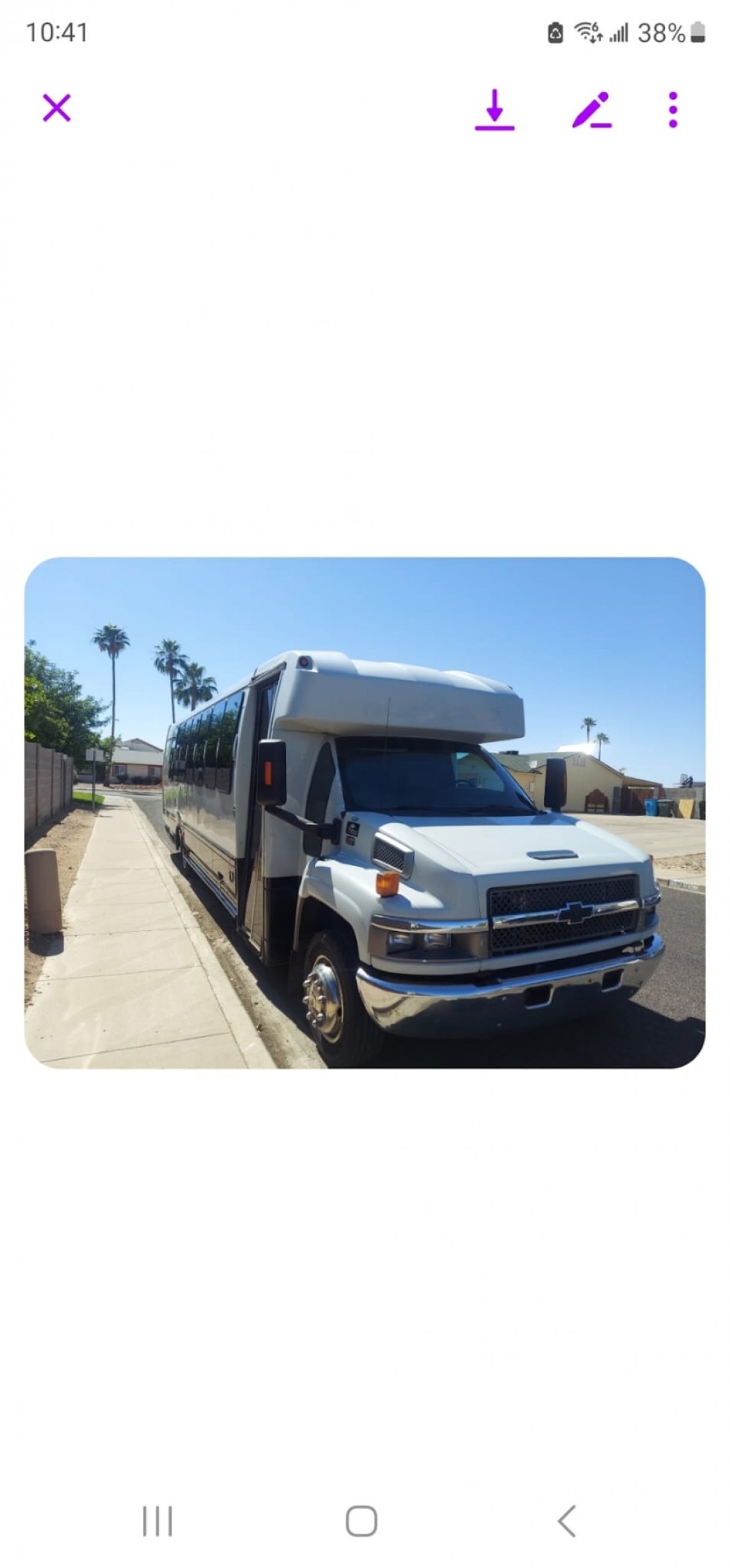 2007 Turtle Top coach builders  Chevy C 5500 Limo-Bus-Zine 26 pass - Photo 3
