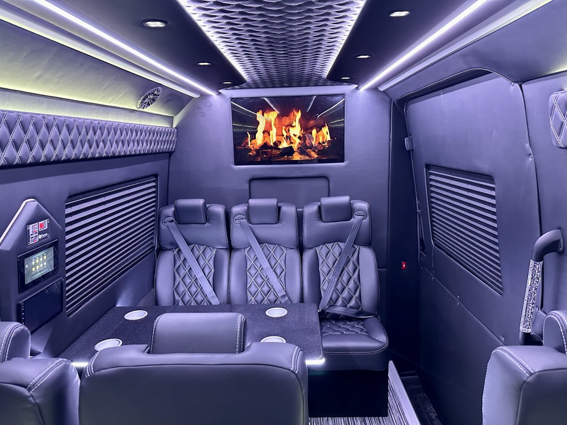 Executive Shuttle for Sale in Erie, PA - Photo 14