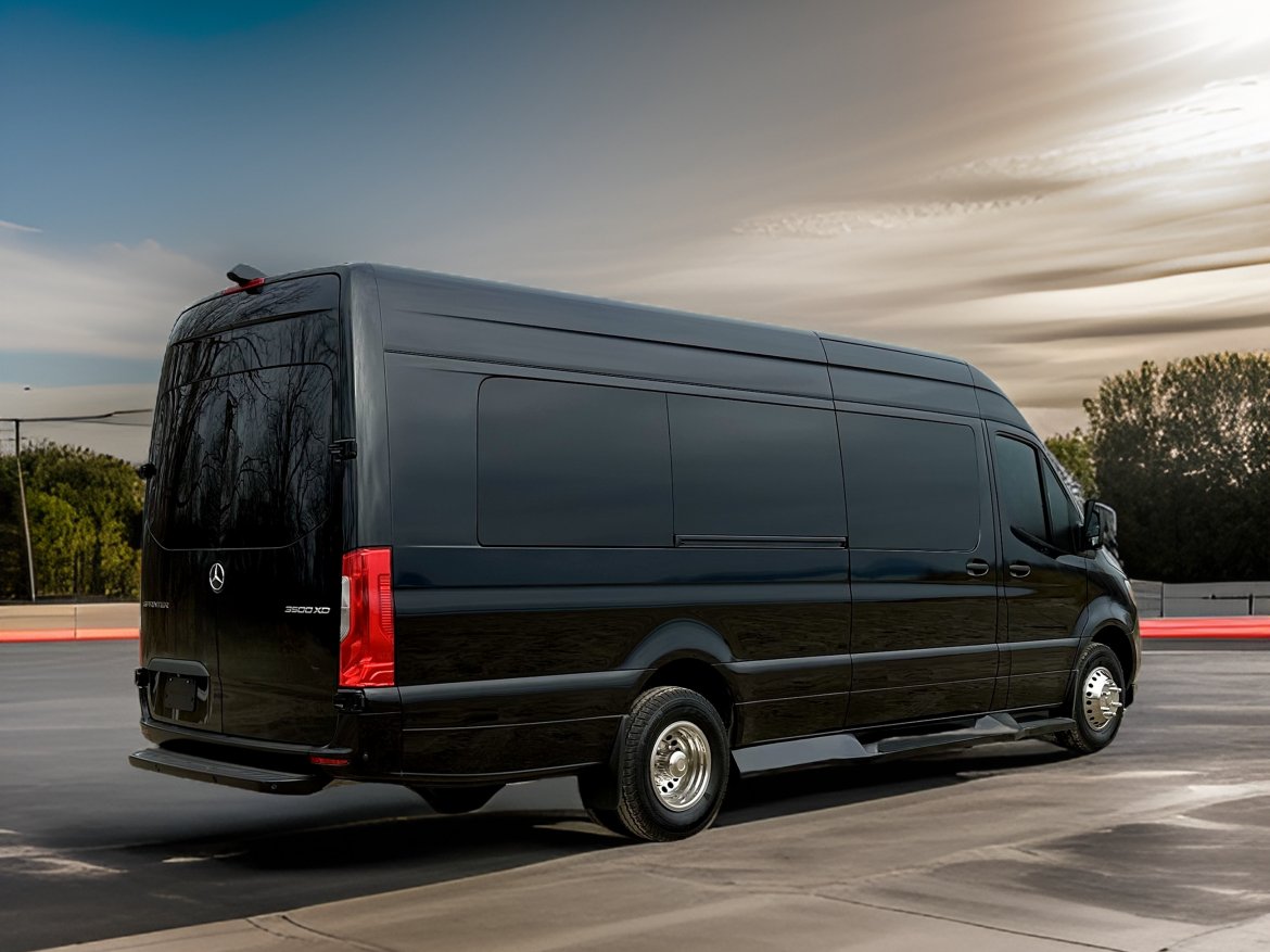 Executive Shuttle for Sale in Erie, PA - Photo 4