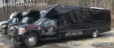 2012 Ford F550 Tiffany Limousine Bus. New Ford Crate Engine with 7,000 miles on it