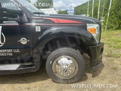 2012 Ford F550 Tiffany Limousine Bus. New Ford Crate Engine with 7,000 miles on it