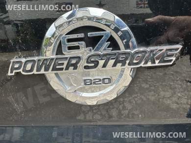 2012 Ford F550 Tiffany Limousine Bus. New Ford Crate Engine with 7,000 miles on it